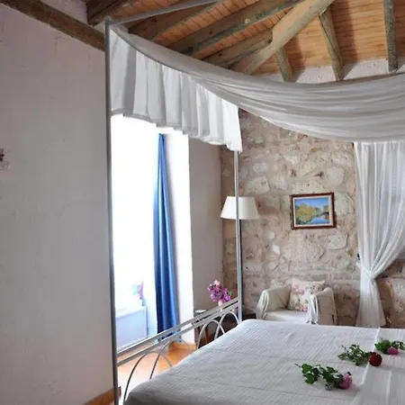 بيت ريفي Moy 3*